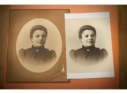 Naarmuuntuneen valokuvan korjaaja